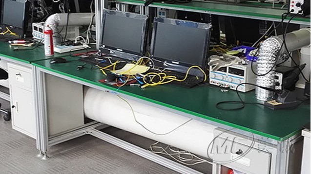 實(shí)驗室防靜電工作臺 實(shí)驗室防靜電工作臺